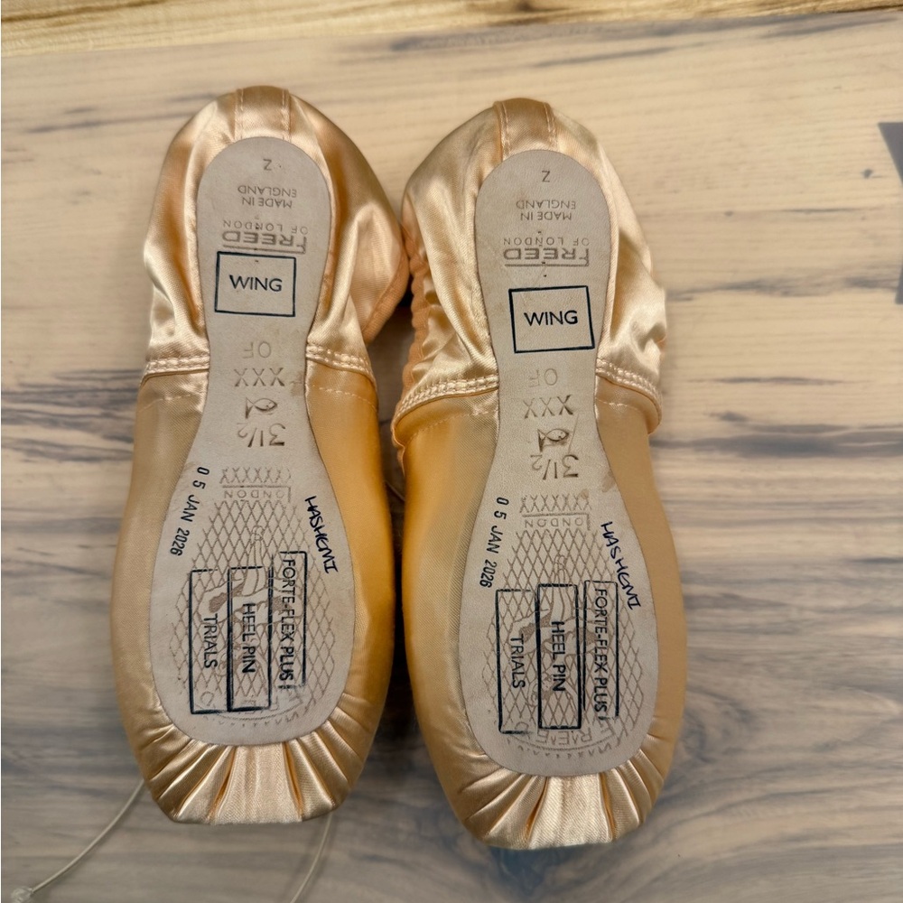 Freed classic custom pointe shoes, Fish 3.5 XXX